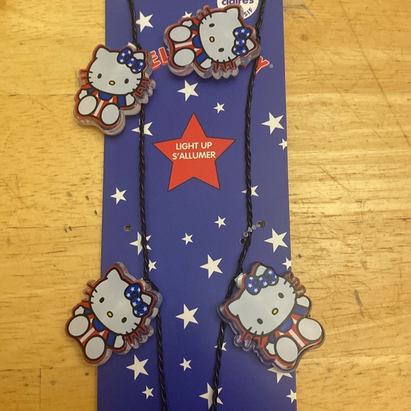 NWT Hello Kitty light up patriotic necklace Acrylic charms on wire NWT - Picture 1 of 8